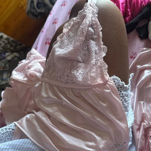 Juicy Couture Elegant Pink Satin Lingerie Sleepwear short Set Large NWOT Small - Picture 9 of 12